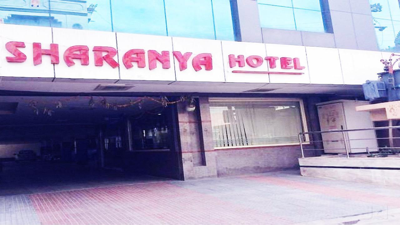 Sharanya Hotel Warangal Exterior photo